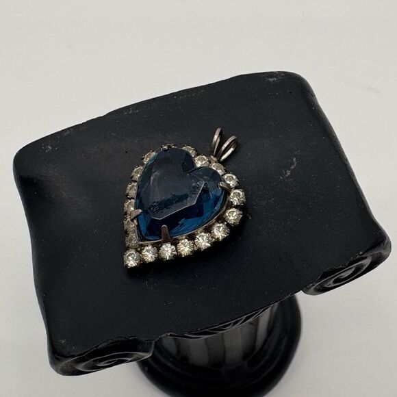 Vintage Blue Heart of the ocean (titanic) Pendant with Silver Accents - Picture 4 of 6